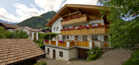 Der Nunnenmayrhof in Dorf Tirol - Urlaub auf dem Bauernhof in Südtirol